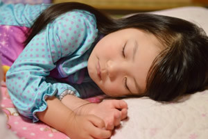 子供の免疫力を高める方法「早寝早起きの生活リズム」