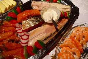 ドイツのクリスマス料理⇒伝統の食べ物：ドイツではお祝い事に、魚のカルトエッセン  