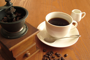 ブラックコーヒーのメラノイジンが脂肪を吸着して排出