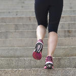 [体重別/踏み台昇降運動の消費カロリー表] 階段の登り、降りした時の消費カロリー！階段の上り降り＆踏み台昇降運動ダイエット「普段の生活習慣からデキるエクササイズ特集！段差を使ったダイエット運動の効果」