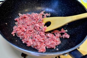 ガパオライスの具材ランキング１位：人気トッピングと食材のひき肉（鶏ひき肉）