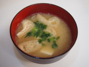 油揚げの豆腐の味噌汁