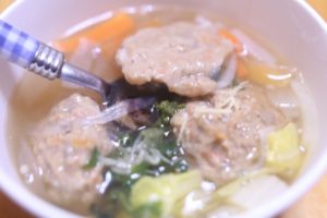 肉団子とキャベツ：肉団子のキャベツスープ