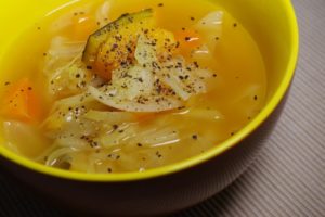 カボチャとキャベツ：かぼちゃの野菜スープ