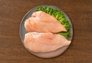 鶏むね肉の日持ち・賞味期限：鶏むね肉が、腐るとどうなる？