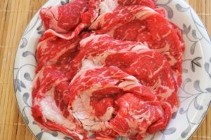 しゃぶしゃぶ定番＆人気の肉：牛肩ロース