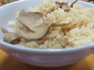 松茸ご飯の保存方法：常温、冷蔵庫、冷凍保存の日持ち・賞味期限