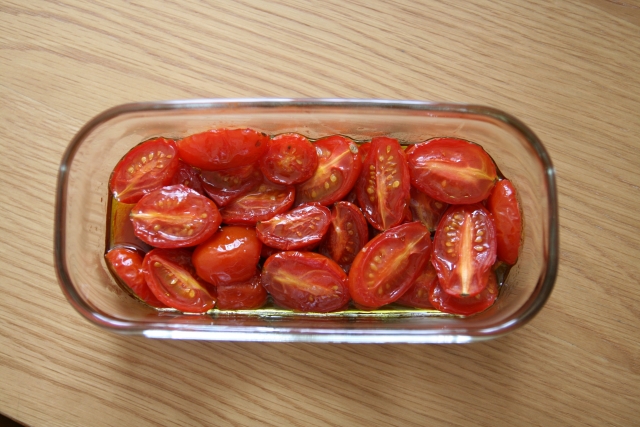 トマトのオリーブオイル漬け⇒作り置きの日持ち＋黄金比レシピ！冷蔵・冷凍保存