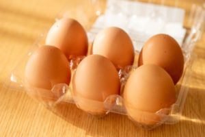卵の日持ち：常温：NG、冷蔵：約２週間、冷凍：不向き