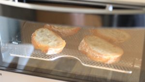 フランスパンの解凍方法：美味しい食べ方は、自然解凍＋トースターを！