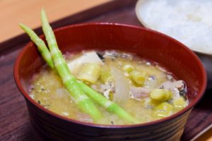 春の定番スープと汁物：根曲がりタケノコの汁