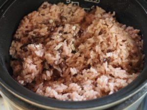 お釜に入った赤飯の保管：炊飯器で赤飯を保存できる？
