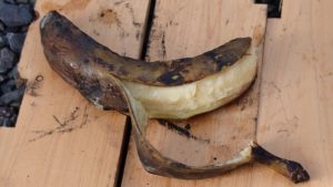 バーベキューの変わり種メニュー：焼きバナナ