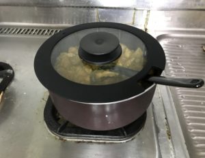 カレーの鍋ごと保管のやり方：常温、冷蔵庫・冷凍保存の日持ち期間