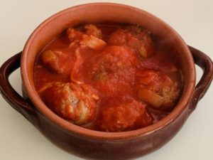 ミートボールのトマト煮の日：メインの洋食献立例