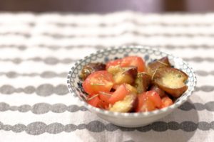 洋風の副菜：トマトとナスのマリネ