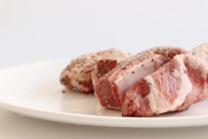骨付き豚バラ肉の日持ち：冷蔵：３日以内、冷凍１か月