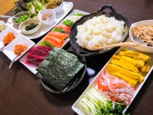 こどもの日の食べ物：手巻き寿司