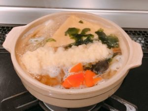 海老の天ぷらを再加熱して食べる！おすすめのレシピ：鍋焼きうどん＋海老天