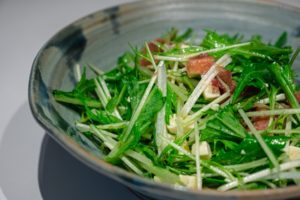 レモンドレッシングに合うサラダ：水菜サラダ
