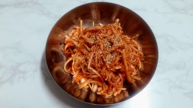 大根ナムルの作り方＋韓国ビビンバの味の人気レシピ！保存方法と日持ち期間