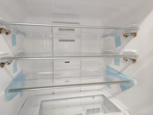 冷凍ケーキの解凍方法：冷蔵庫内で自然解凍が推奨