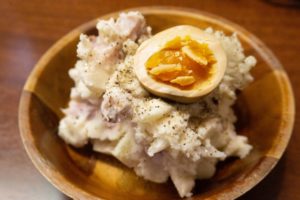 ポテトサラダの変わり種：味付き卵