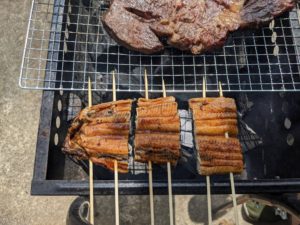 岩手切炭で肉と鰻を焼く方法