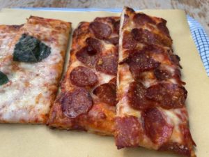 好きなピザの具材ランキング⇒人気の肉、海鮮のピザの具４位：サラミ