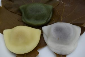 柏餅の冷凍保存の方法：柏の葉は取り外す