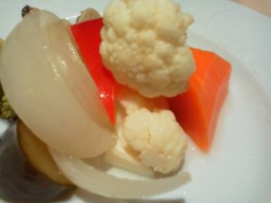 豚の生姜焼きに合うおかず：玉ねぎの副菜は「ピクルス」