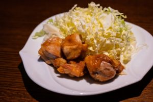 寿司に合うおかず⇒簡単な肉メニュー：１口サイズの照り焼きチキン