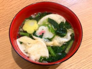カレイの干物に合う汁物とスープ：ほうれん草のすまし汁
