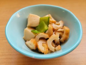 高野豆腐の煮物の人気レシピ：子供がすきな「ちくわの煮物」