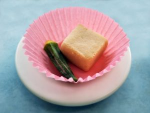 高野豆腐の煮物の人気レシピ：夏のオクラを使った作り方