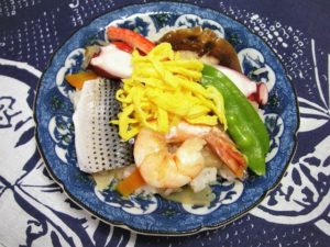 錦糸卵以外⇒定番のちらし寿司の具は「海老、エンドウ、焼きアナゴ」がおすすめの組み合わせ