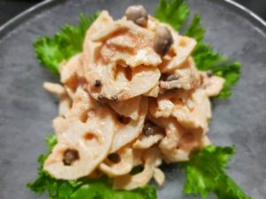 ロールキャベツのの副菜：明太マヨのレンコン和え