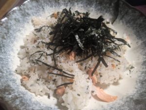 暑い日に食べたい夜ご飯⇒焼き鮭と大葉の簡単ちらし寿司