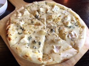 ピザに合うチーズのおすすめは５種類：ゴーダチーズ、モッツァレラチーズ、ゴルゴンゾーラ、パルミジャーノ