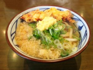 冷めた鶏の天ぷらを美味しく食べる方法：とり天うどん