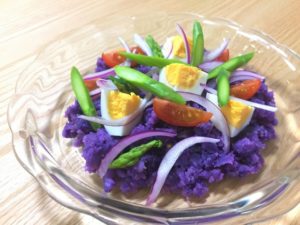 簡単なハロウィンご飯！子供が喜ぶかわいい料理：紫ポテトサラダ