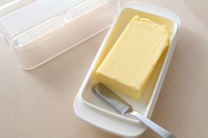 バターの常温放置、冷蔵庫保管、冷凍保存の日持ち・賞味期限